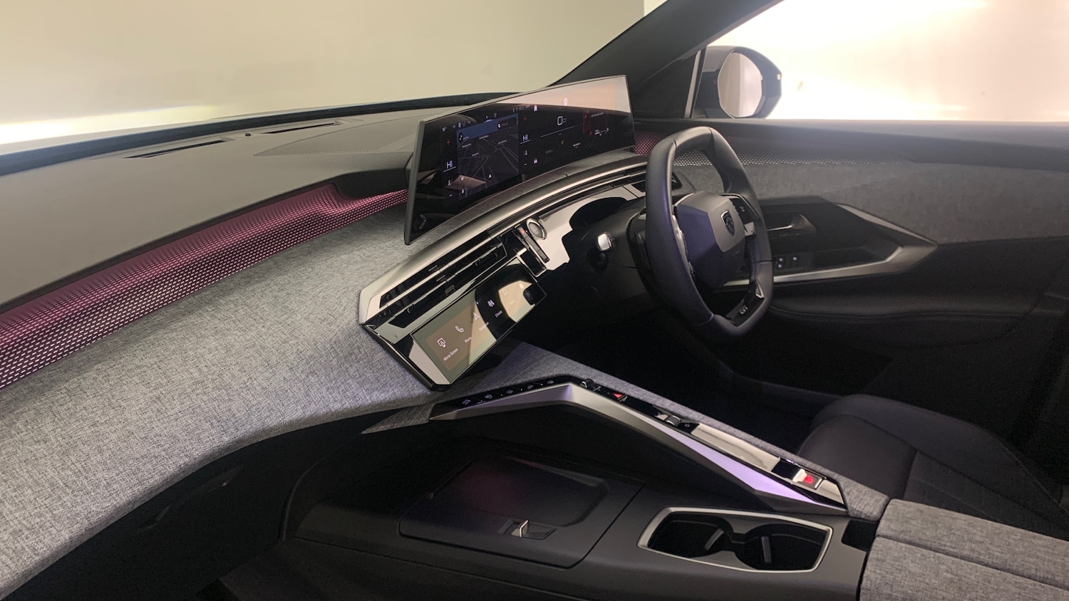 Used Peugeot 5008 2025 for sale - 76966102: Photo 2