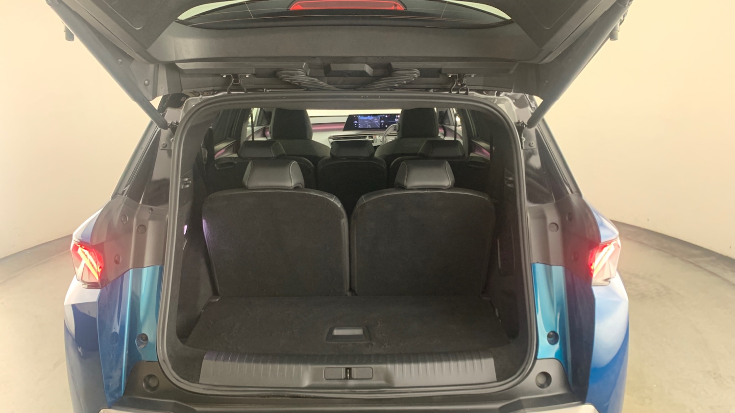 Used Peugeot 5008 2025 for sale - 76966102: Photo 5