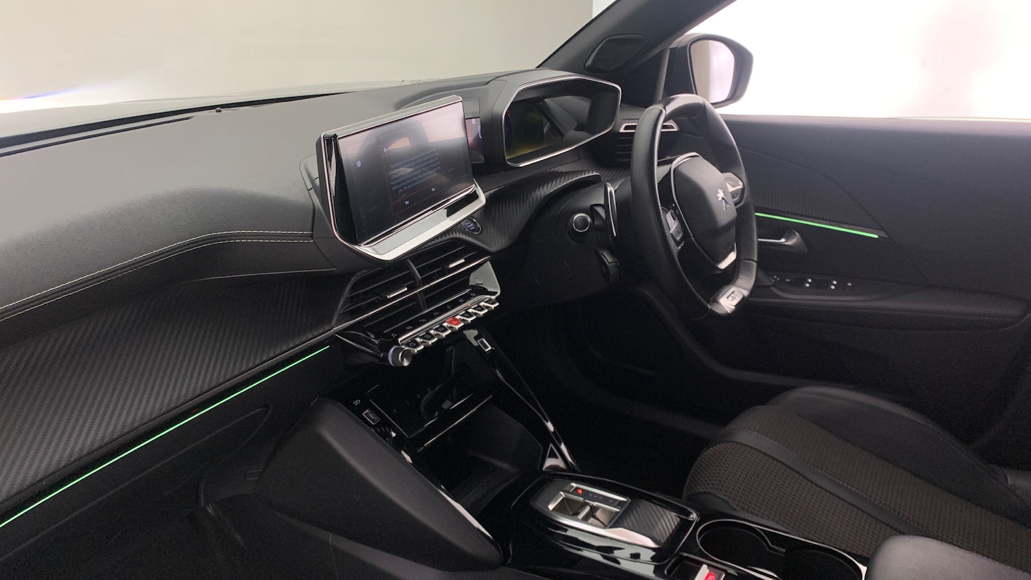 Used Peugeot 2008 2023 for sale - 76574402: Photo 2