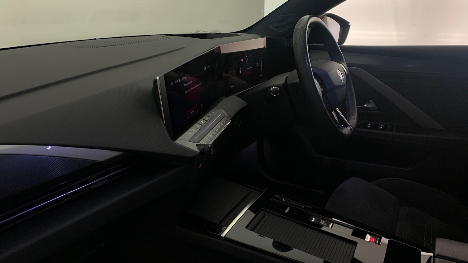 Used Vauxhall Astra 2023 for sale - 77042345: Photo 2