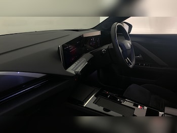 Used Vauxhall Astra 2023 for sale - 77042345: Photo