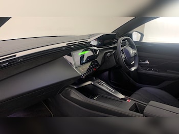 Used Peugeot 308 2025 for sale - 76110309: Photo 2