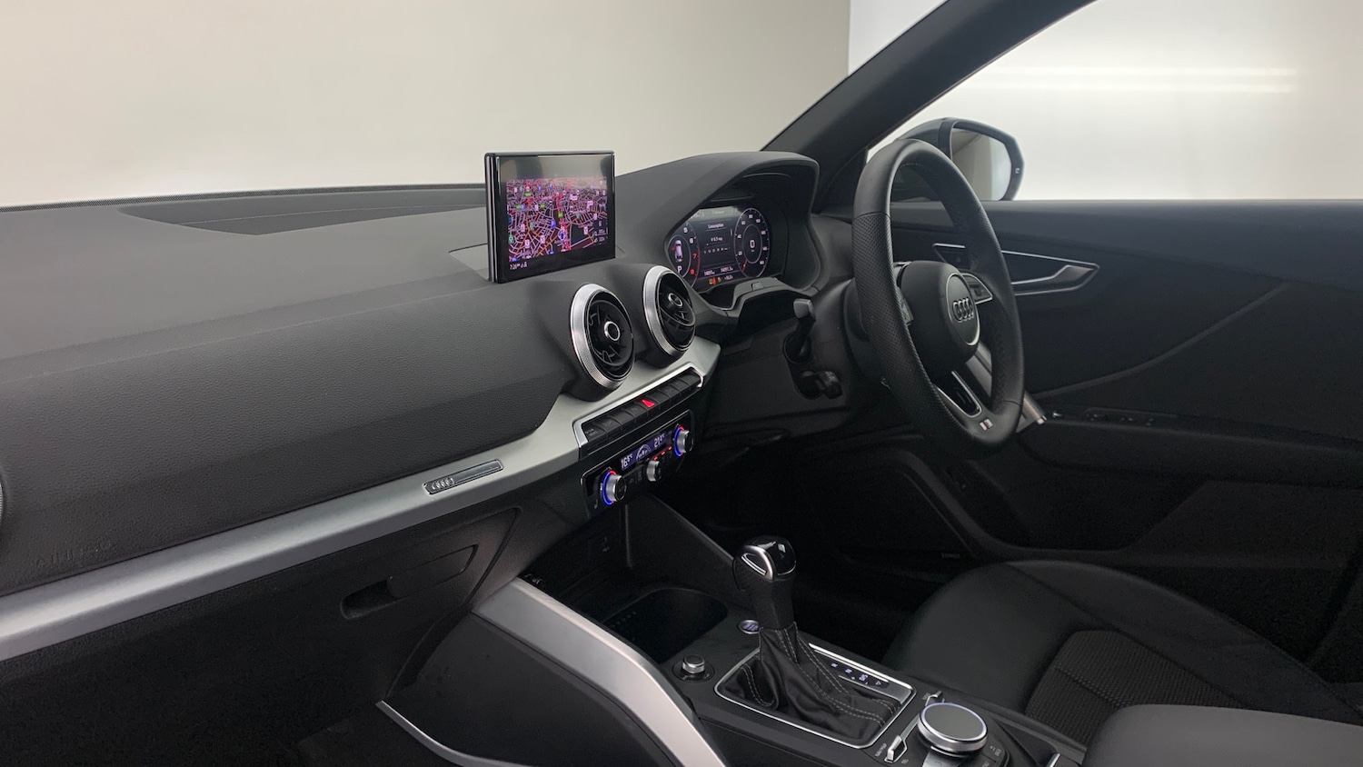 Used Audi Q2 2023 for sale - 76271370: Photo 2