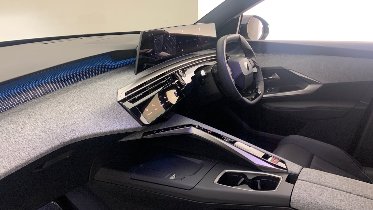 Used Peugeot 5008 2025 for sale - 76887944: Photo 2