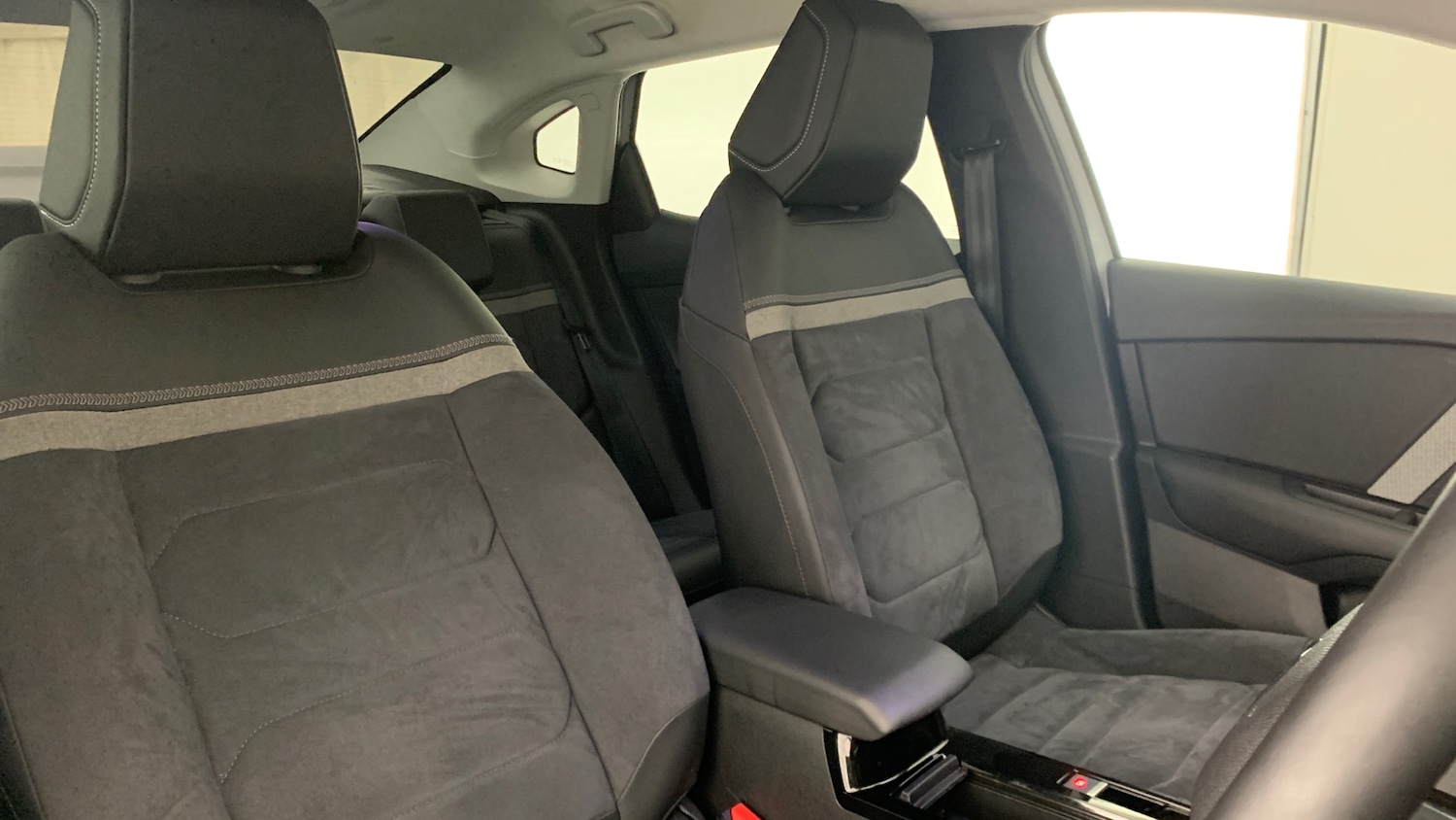 Used Citroen C4 2024 for sale - 76621460: Photo 44