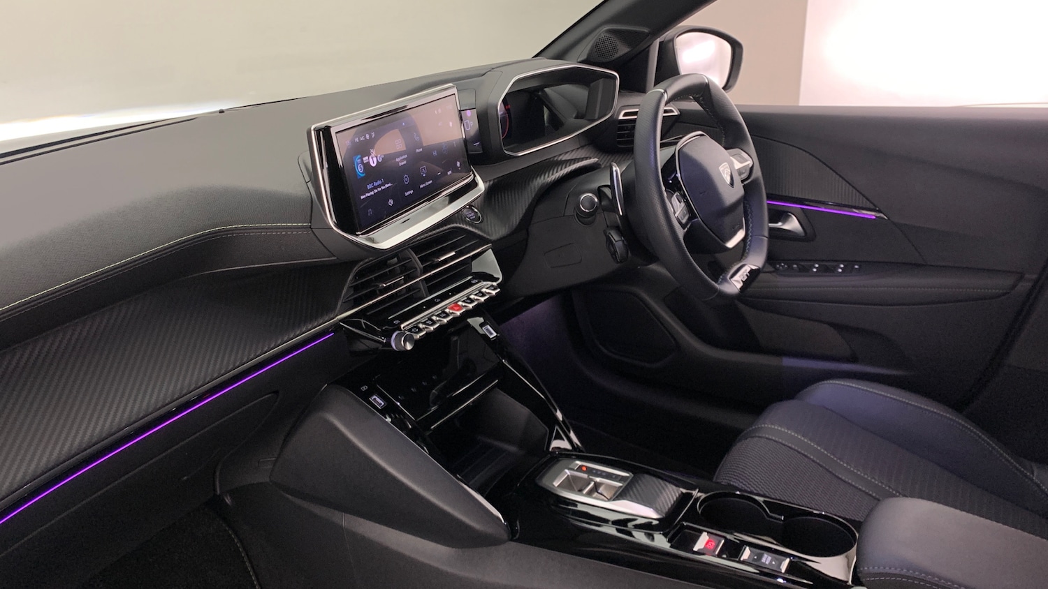 Used Peugeot 208 2024 for sale - 76647061: Photo 2