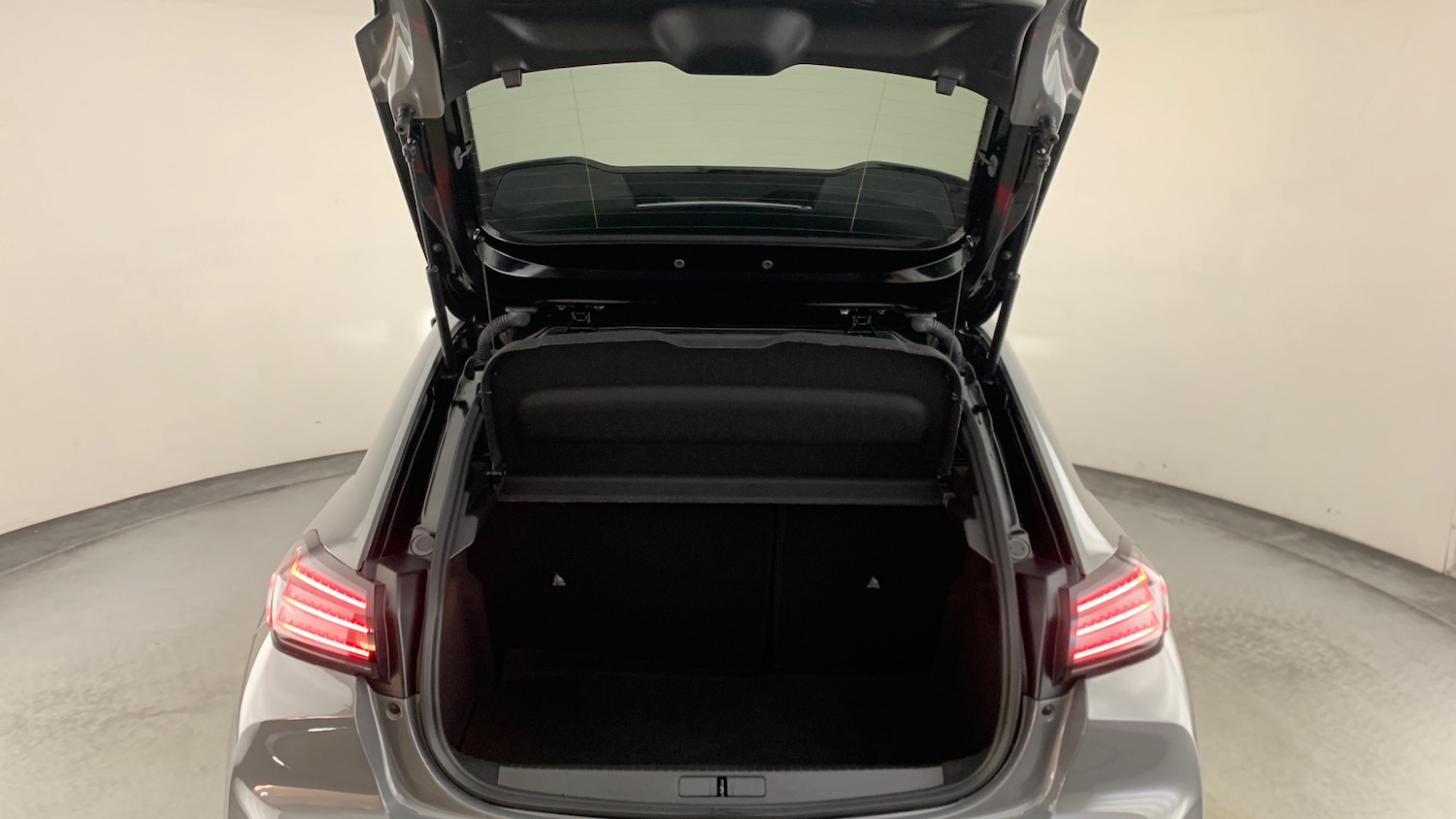 Used Peugeot 208 2024 for sale - 76647061: Photo 5