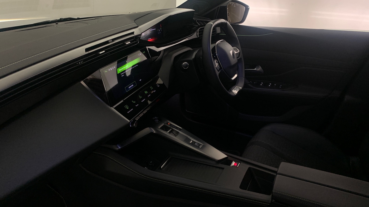 Used Peugeot 408 2025 for sale - 76966107: Photo 2