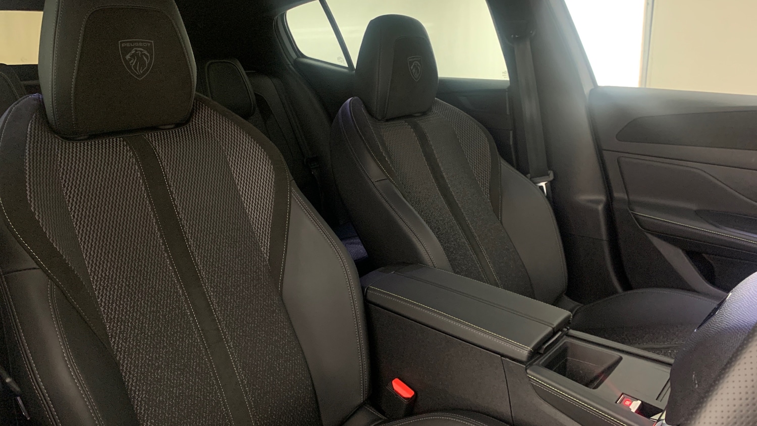 Used Peugeot 408 2025 for sale - 76966107: Photo 44