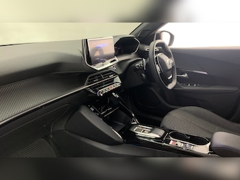 Used Peugeot 2008 2024 for sale - 76400055: Photo