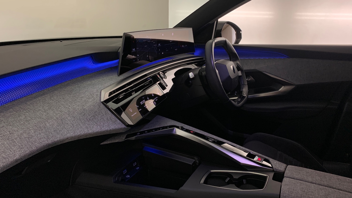 Used Peugeot 3008 2024 for sale - 76400059: Photo 2