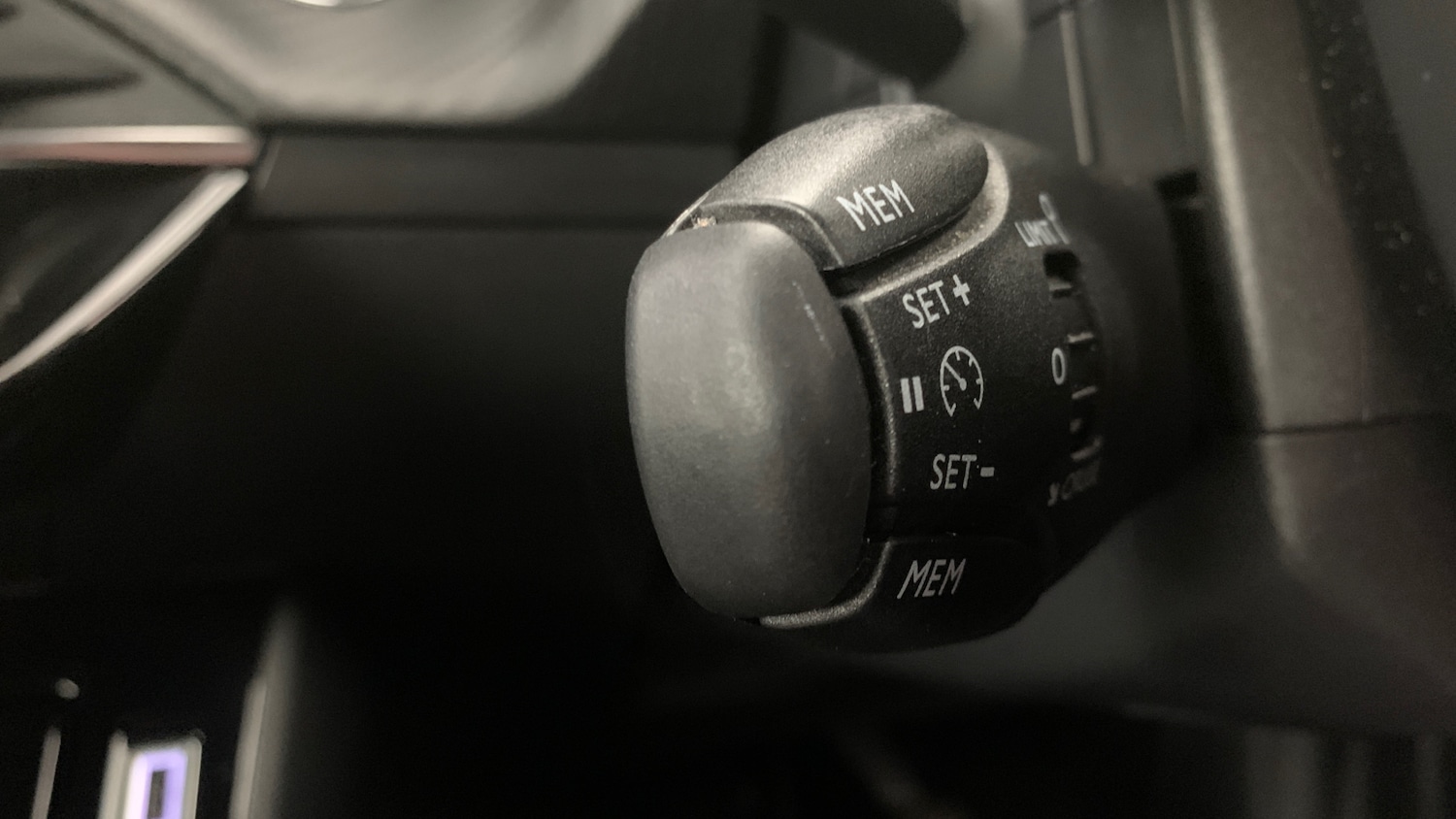 Used Peugeot 2008 2024 for sale - 76998832: Photo 37