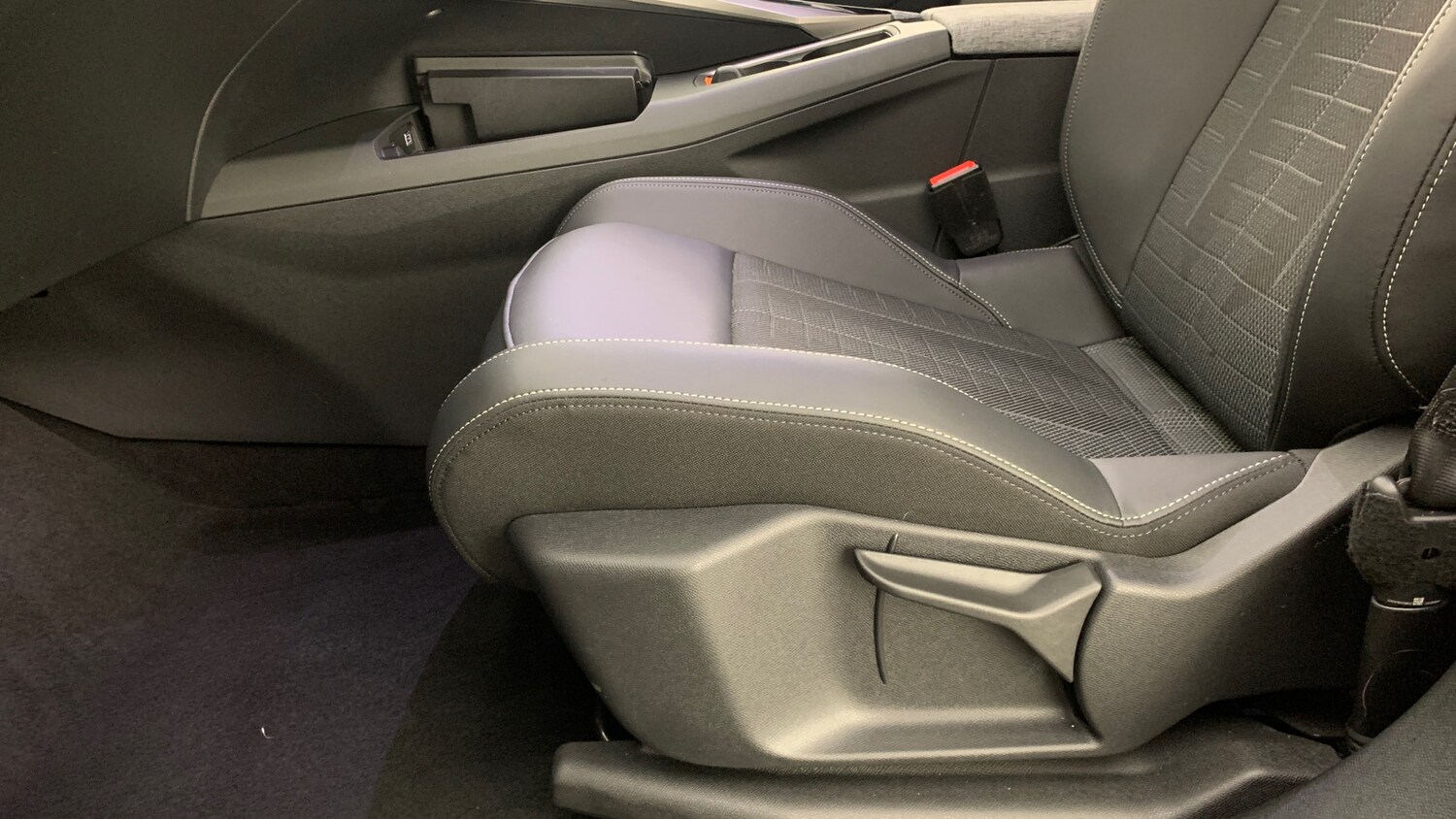 Used Peugeot 3008 2025 for sale - 77910203: Photo 45