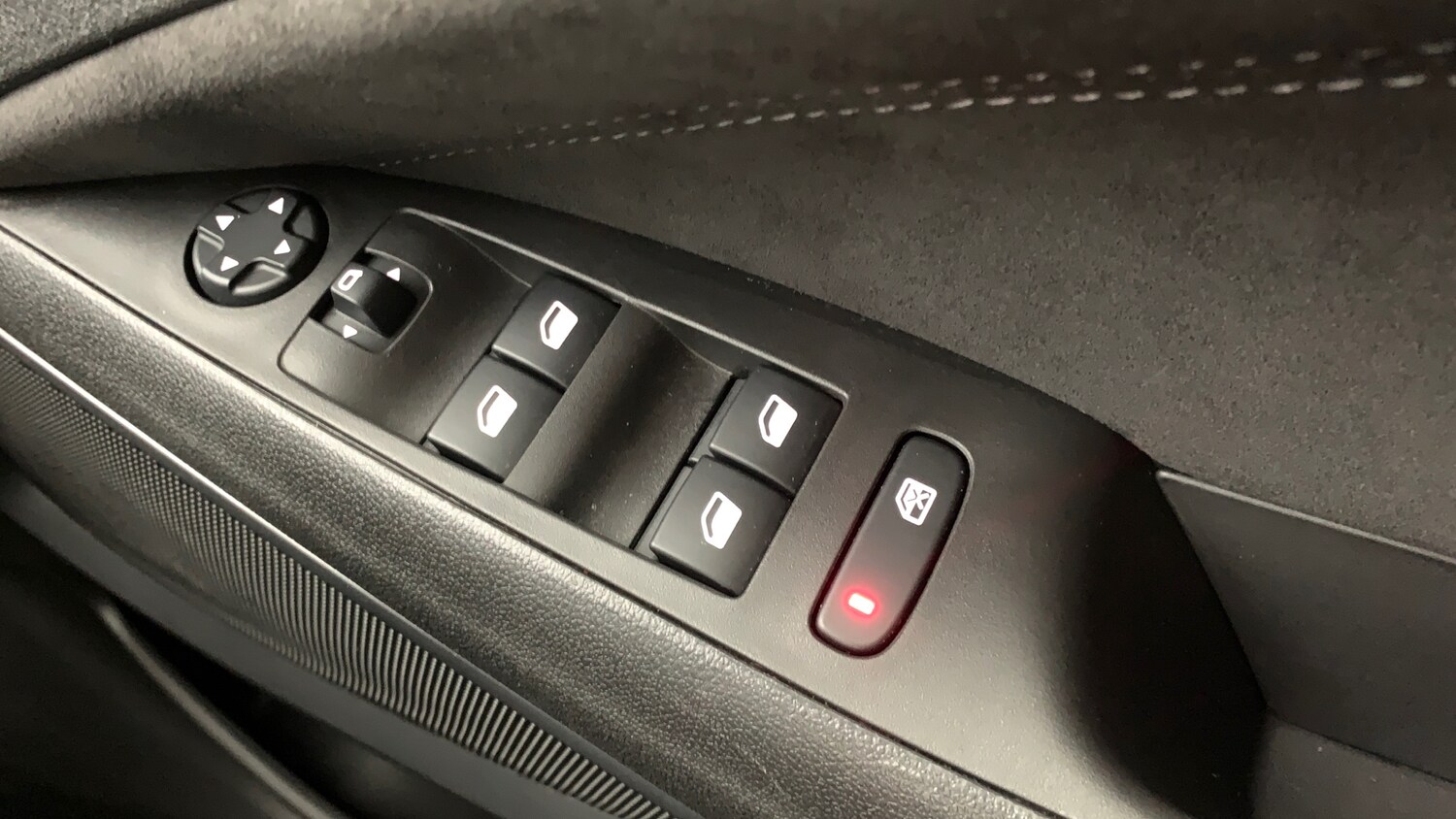 Used Vauxhall Crossland 2022 for sale - 75992312: Photo 33