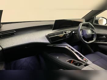 Used Peugeot 5008 2025 for sale - 79768096: Photo