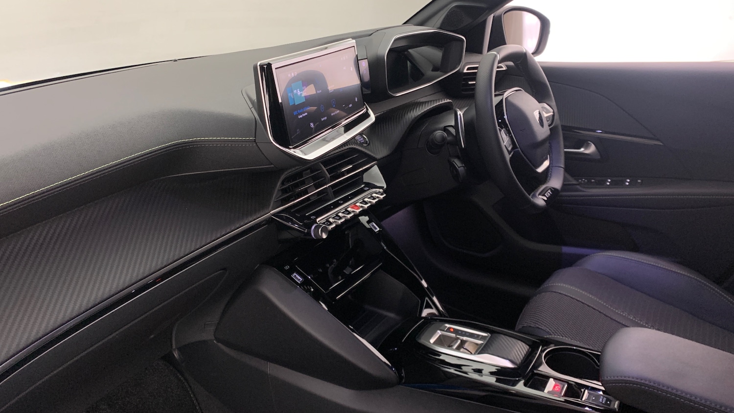 Used Peugeot 208 2025 for sale - 76474393: Photo 2