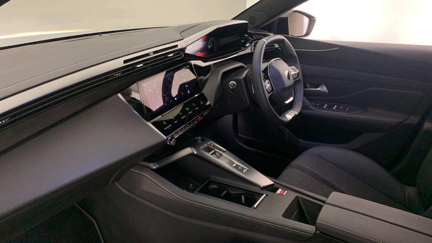 Used Peugeot 308 2025 for sale - 76574304: Photo 2