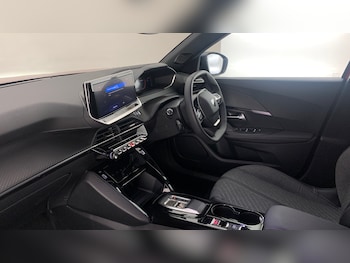 Used Peugeot 2008 2024 for sale - 75811303: Photo