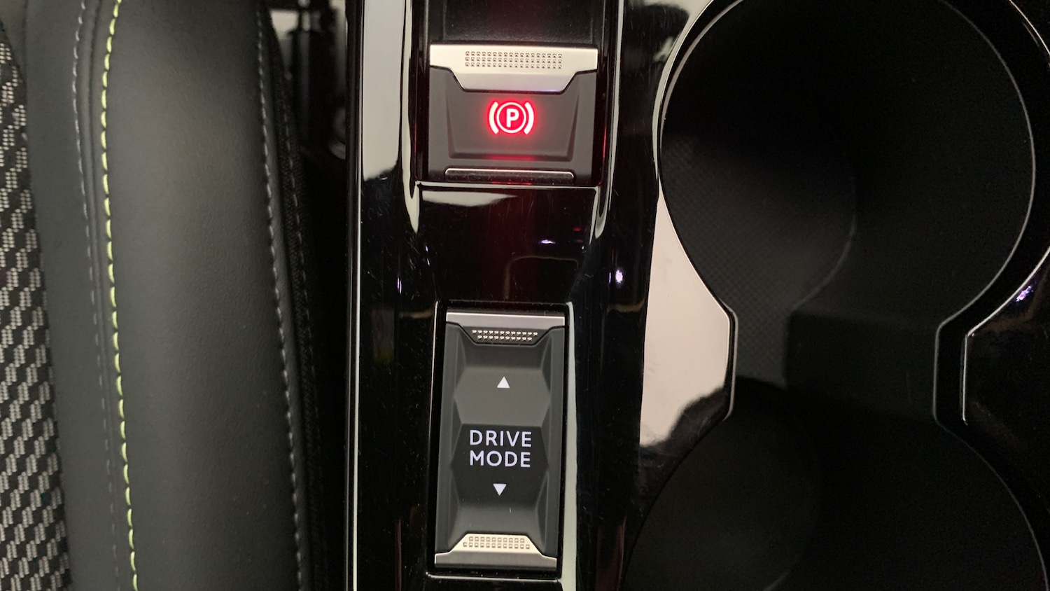 Used Peugeot 2008 2025 for sale - 76400061: Photo 32