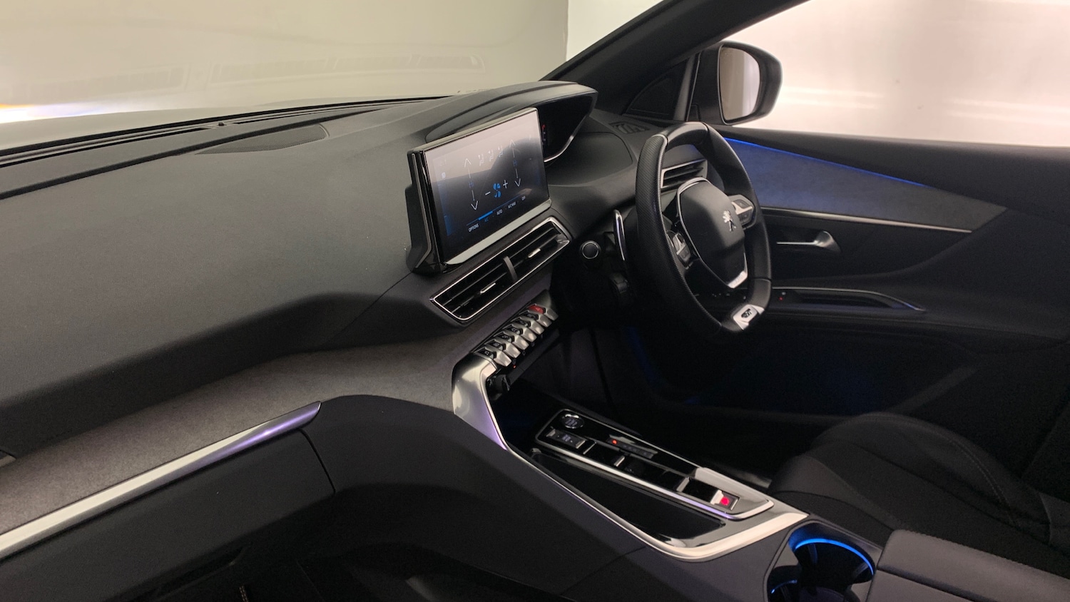 Used Peugeot 5008 2024 for sale - 77192800: Photo 2