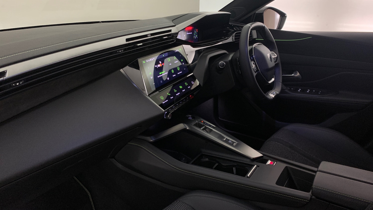 Used Peugeot 308 SW 2025 for sale - 76400048: Photo 2