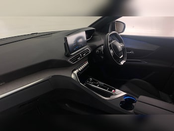 Used Peugeot 5008 2024 for sale - 76887940: Photo