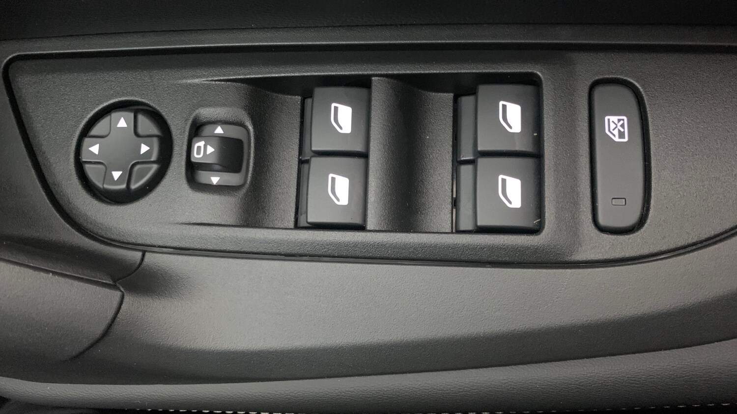 Used Peugeot 2008 2025 for sale - 76327704: Photo 38