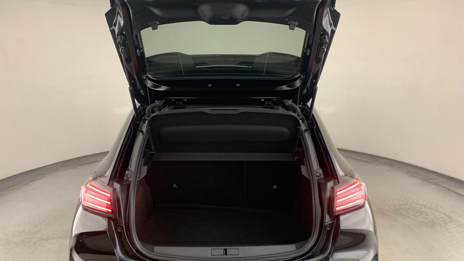 Used Peugeot 208 2025 for sale - 76998810: Photo 5