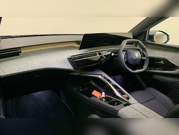 Used Peugeot 5008 2025 for sale - 78742631: Photo