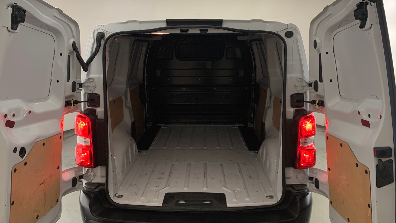 Used Vauxhall Vivaro 2024 for sale - 78087679: Photo 5