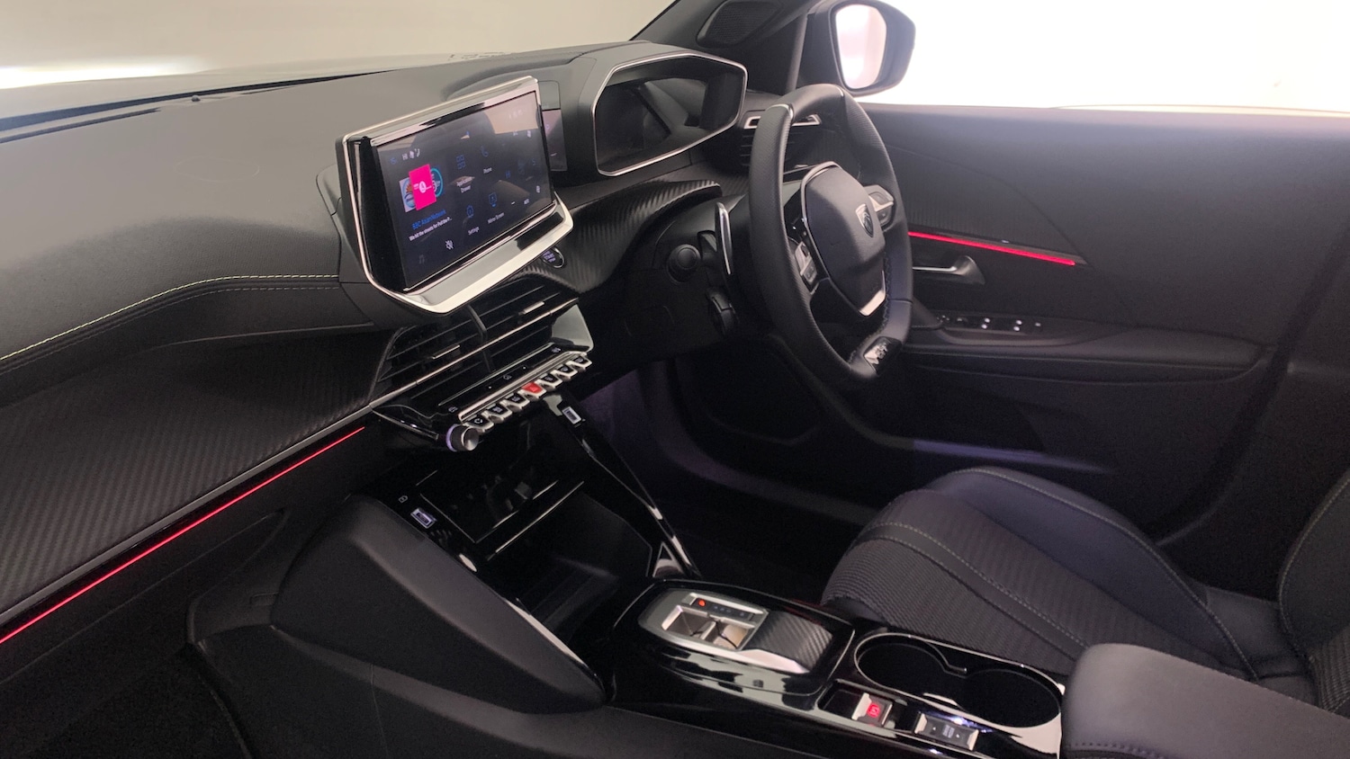 Used Peugeot 2008 2025 for sale - 76998799: Photo 2