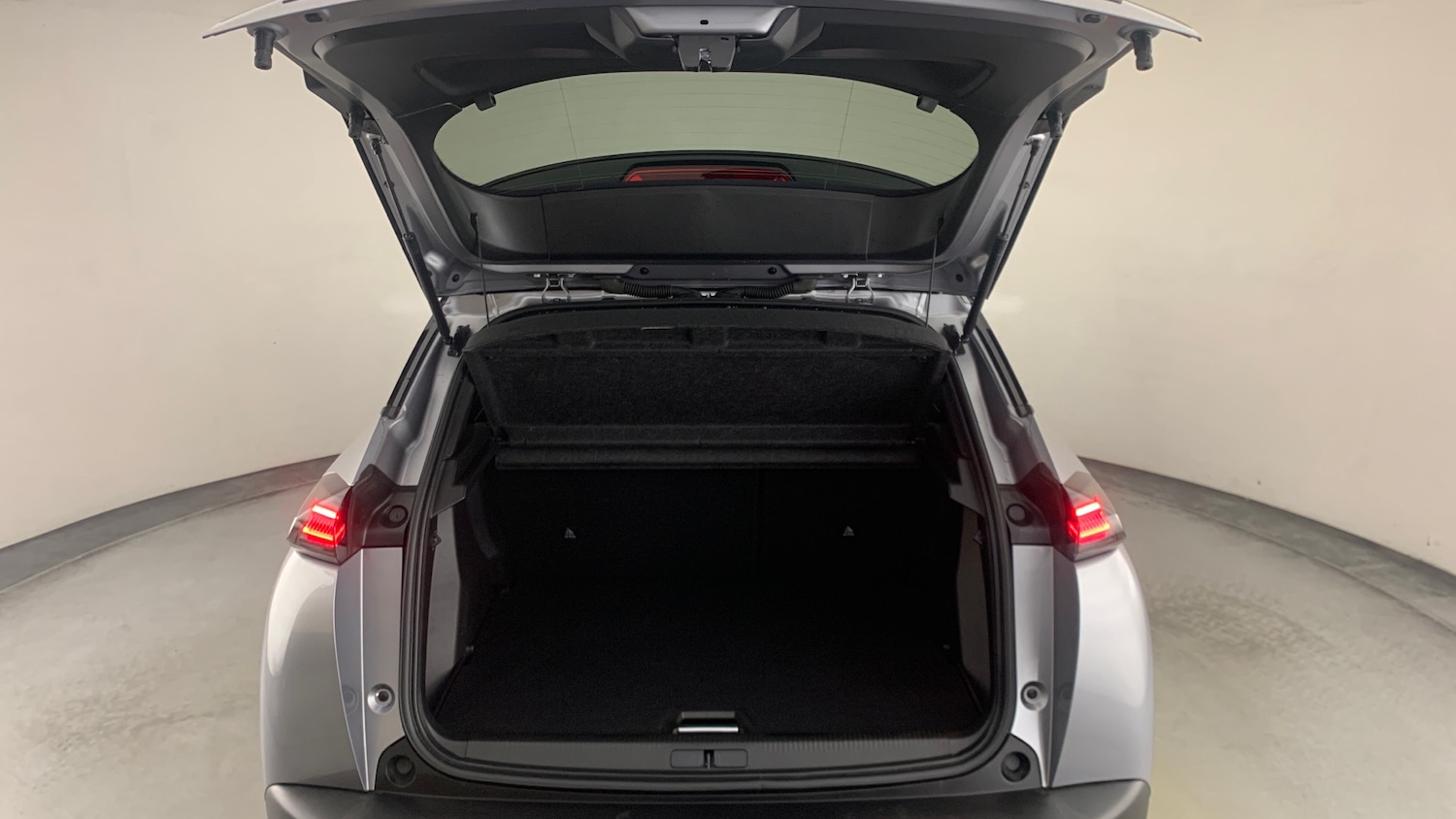 Used Peugeot 2008 2025 for sale - 76998799: Photo 5