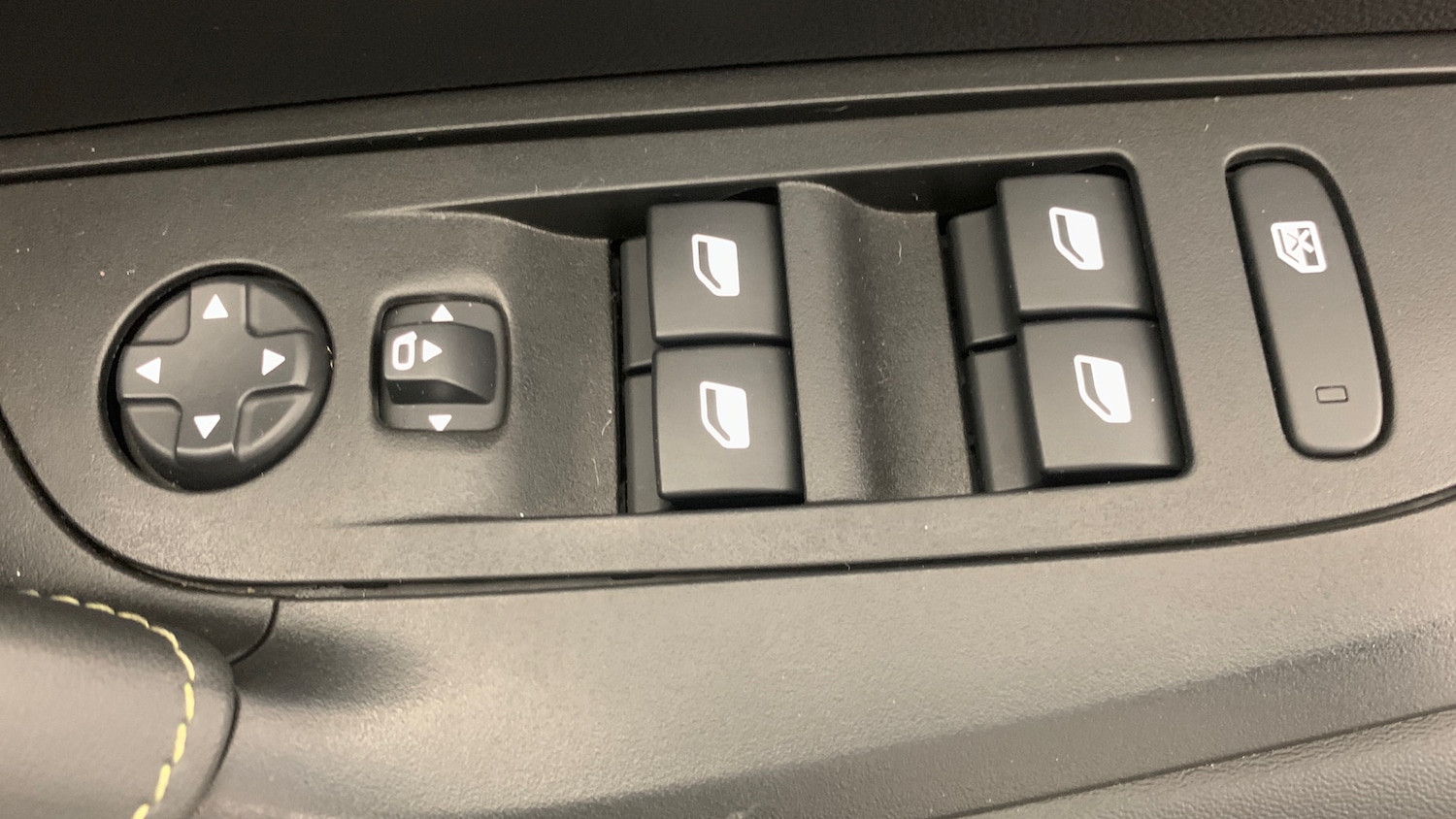 Used Peugeot 2008 2023 for sale - 76574443: Photo 40