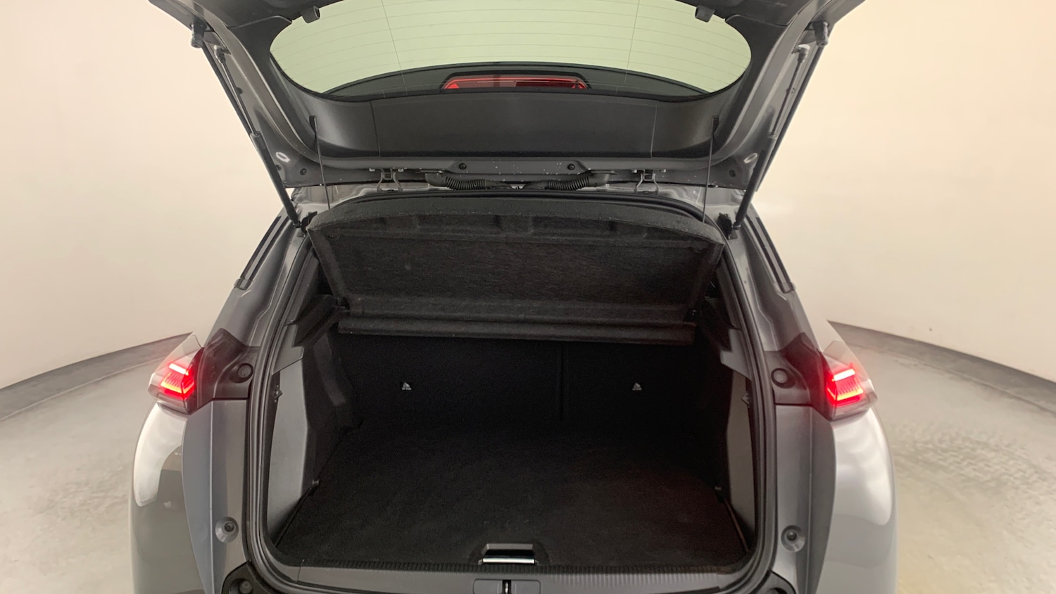 Used Peugeot 2008 2023 for sale - 76574443: Photo 5