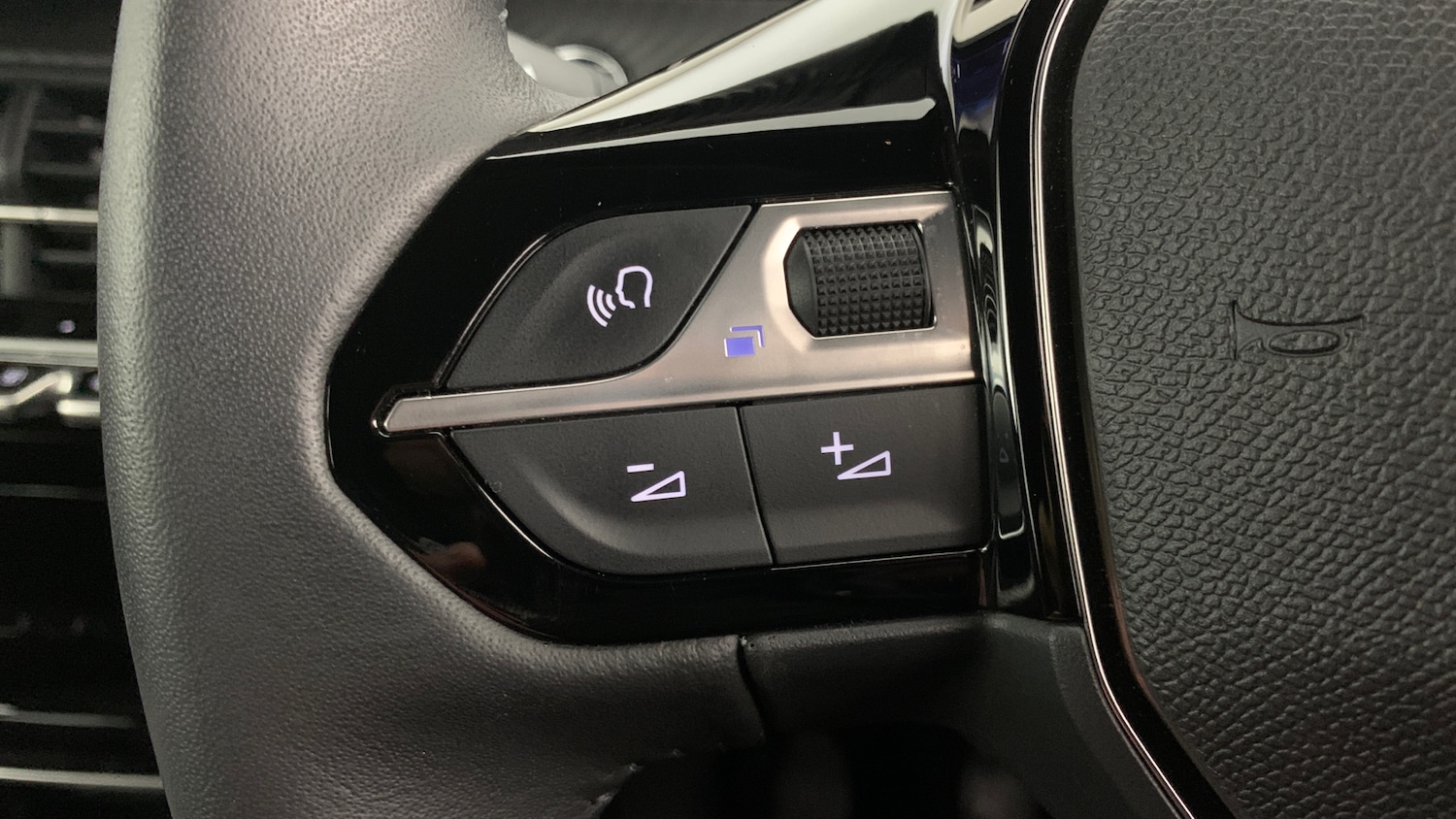 Used Peugeot 2008 2024 for sale - 76977303: Photo 19