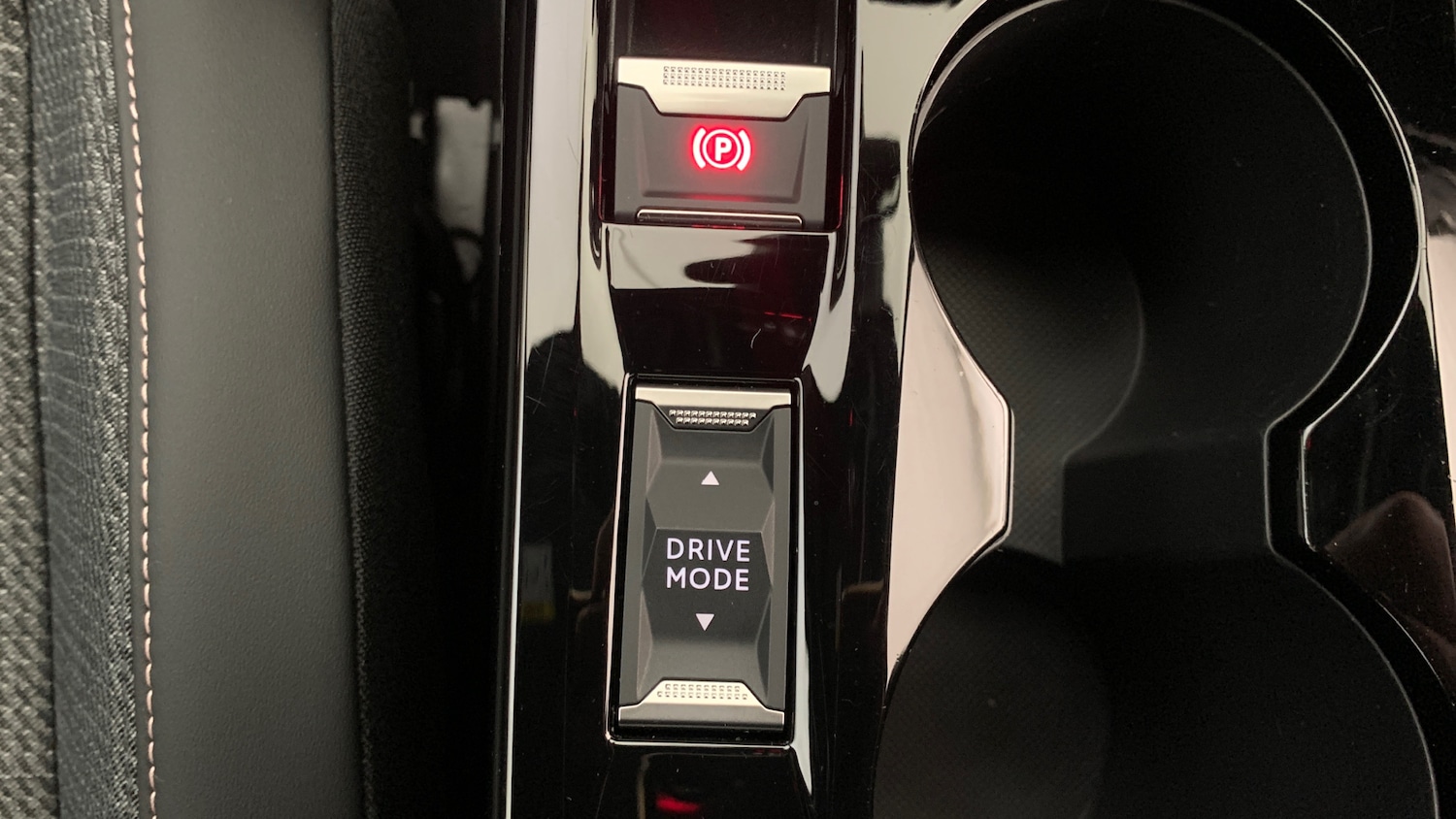 Used Peugeot 2008 2024 for sale - 76977303: Photo 32