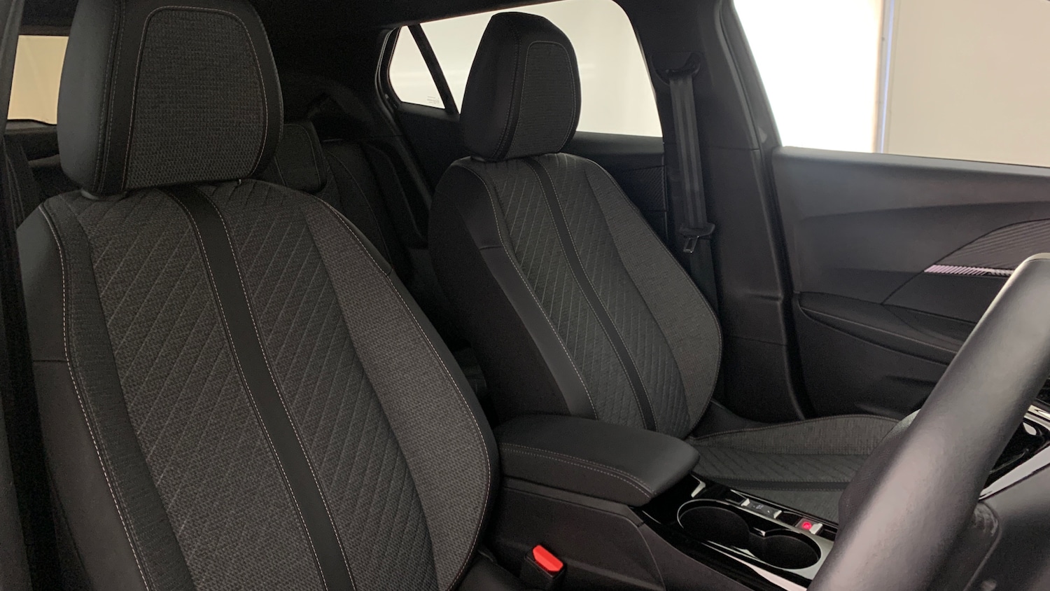 Used Peugeot 2008 2024 for sale - 76977303: Photo 42