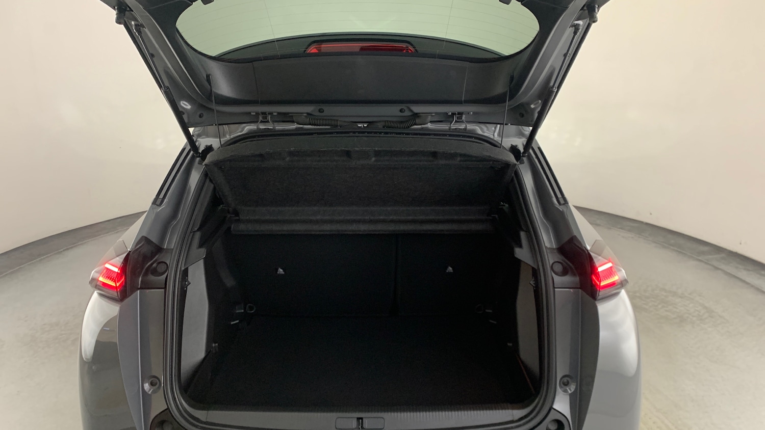 Used Peugeot 2008 2024 for sale - 76977303: Photo 5