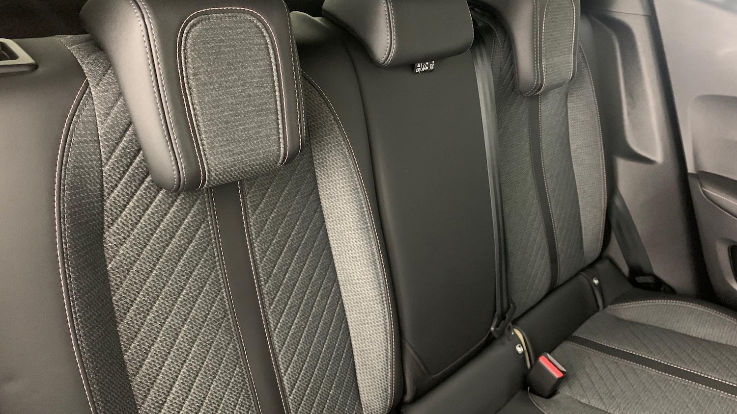 Used Peugeot 2008 2024 for sale - 76977303: Photo 7