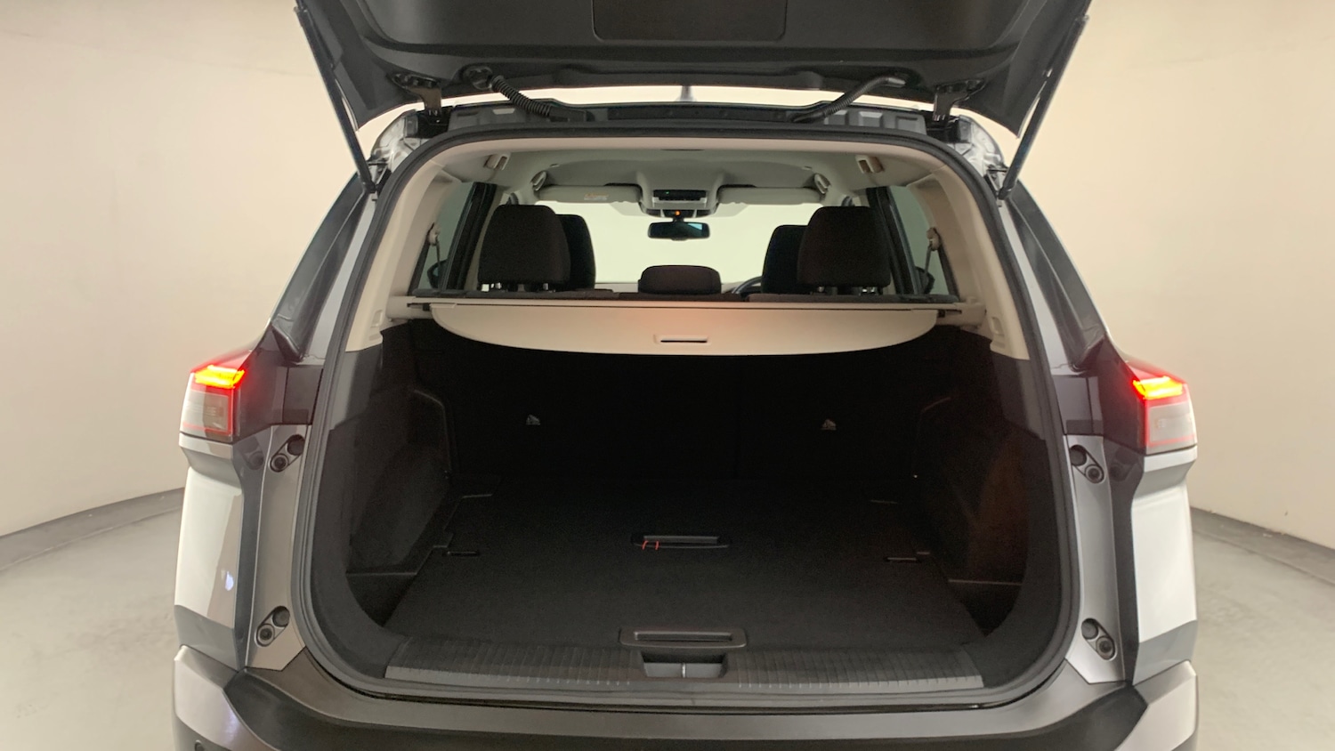 Used Nissan X-Trail 2024 for sale - 75812099: Photo 5