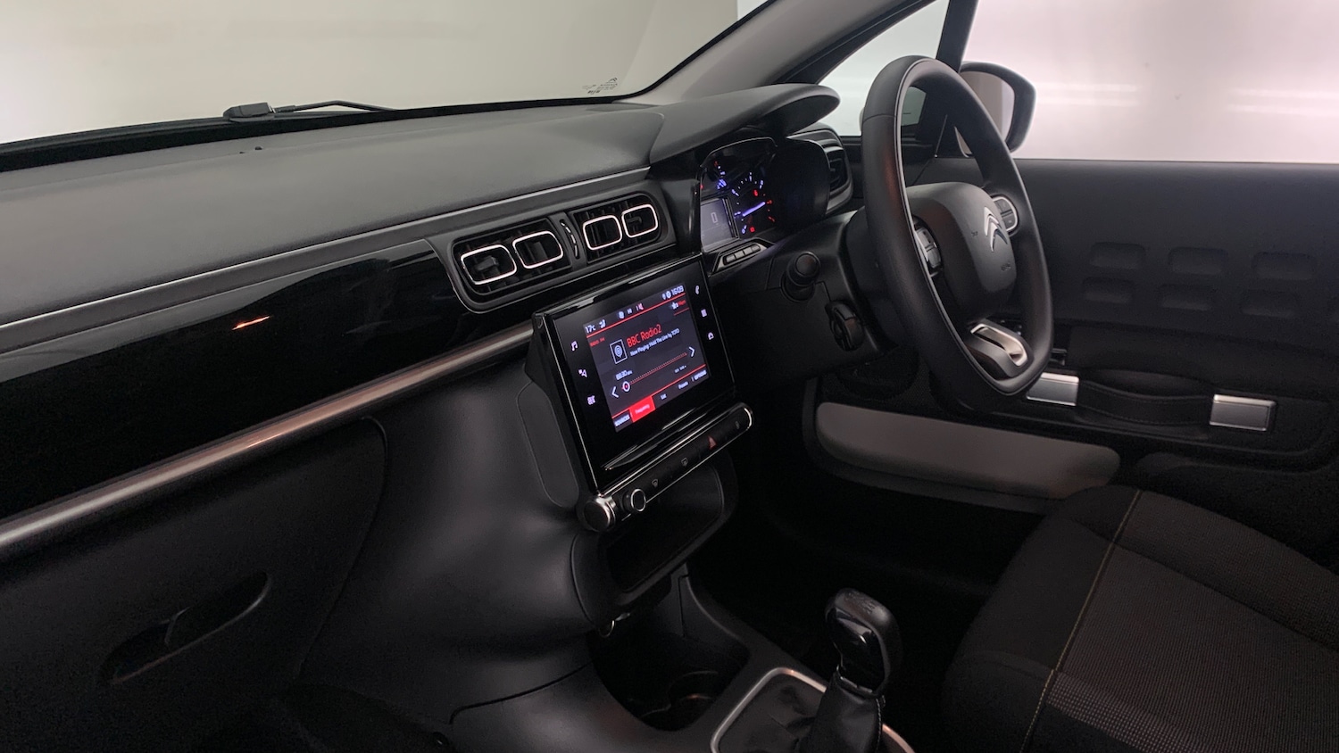 Used Citroen C3 2024 for sale - 76486429: Photo 2