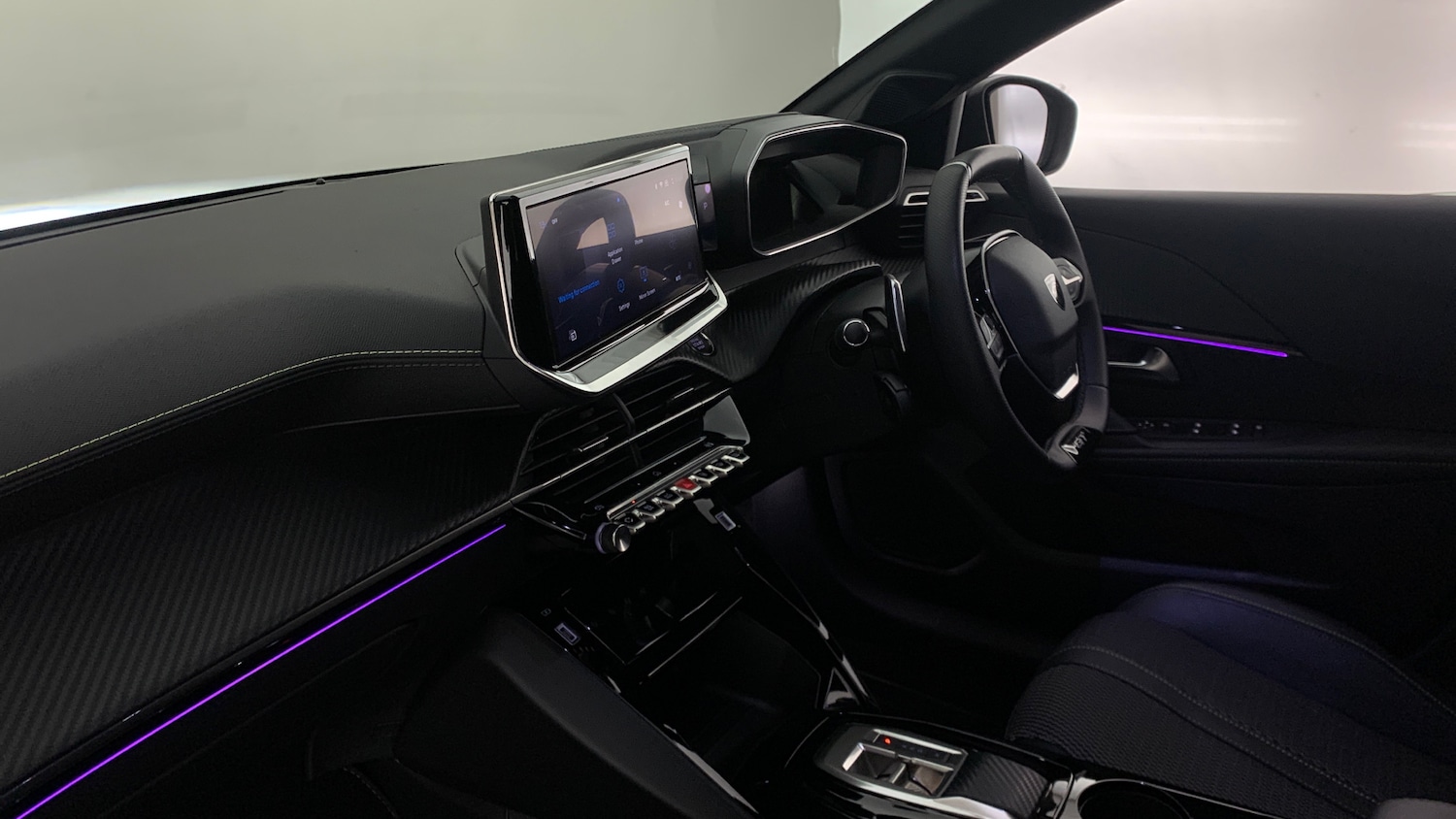 Used Peugeot 208 2024 for sale - 77042325: Photo 2