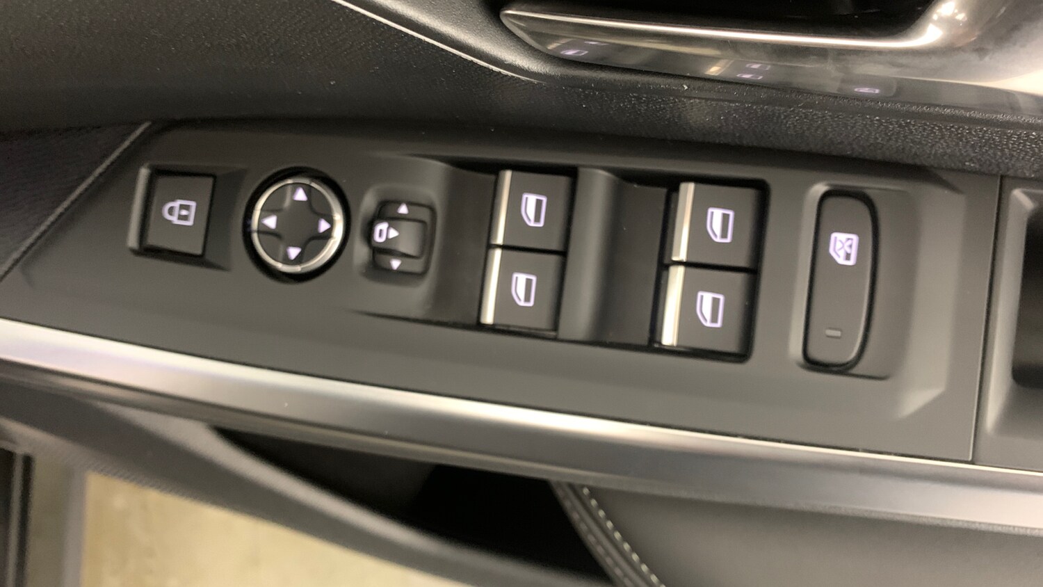 Used Peugeot 5008 2024 for sale - 77840561: Photo 39