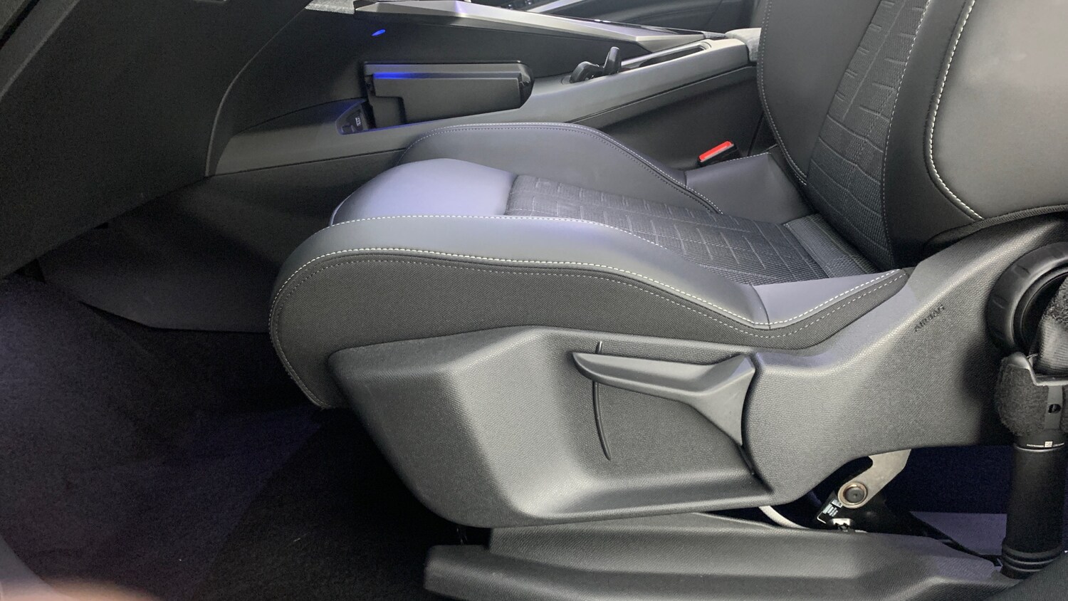 Used Peugeot 3008 2025 for sale - 77840605: Photo 45