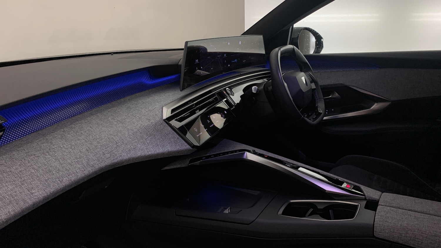 Used Peugeot 3008 2024 for sale - 76350362: Photo 2