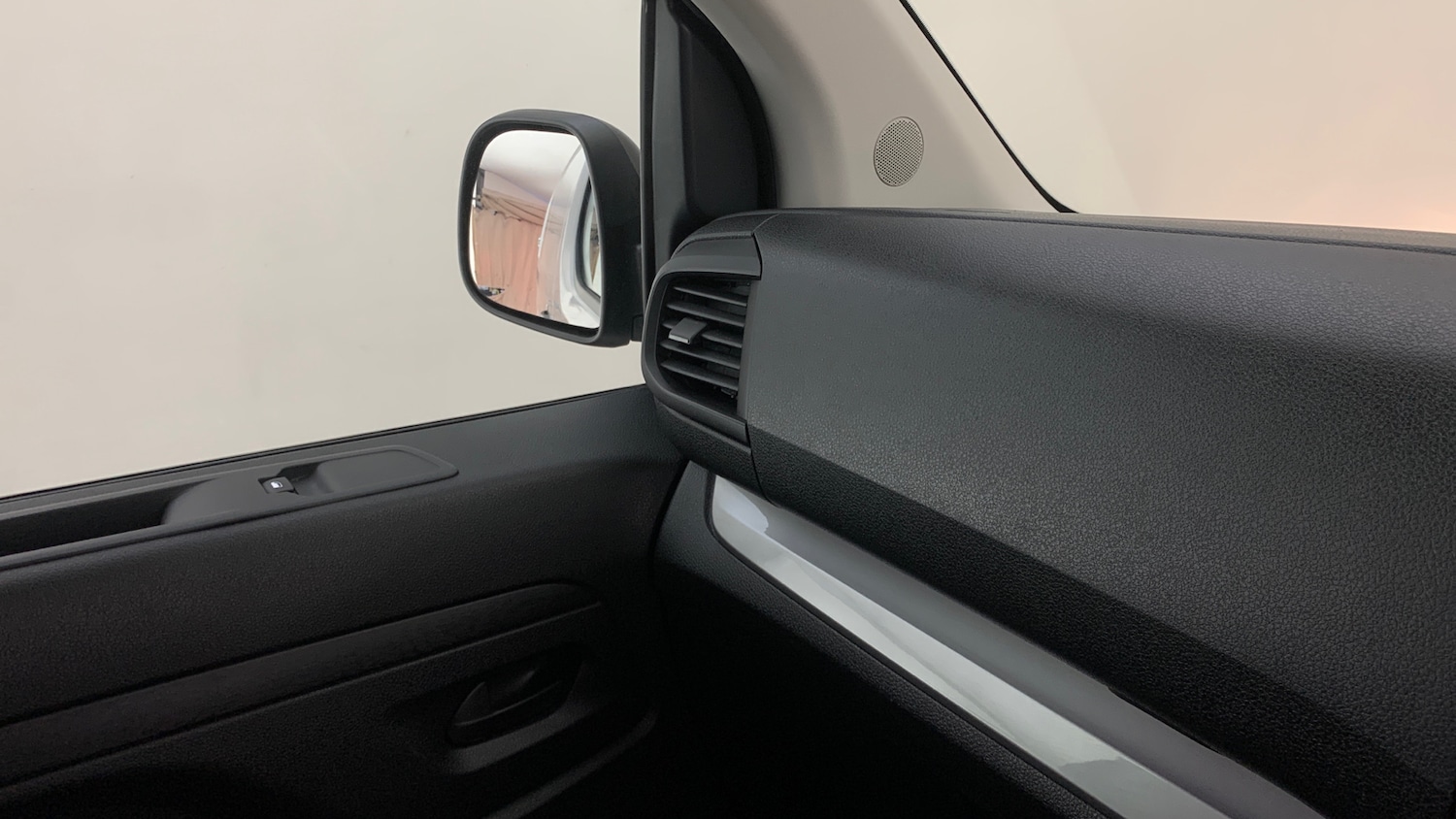 Used Peugeot Expert 2025 for sale - 78087665: Photo 30