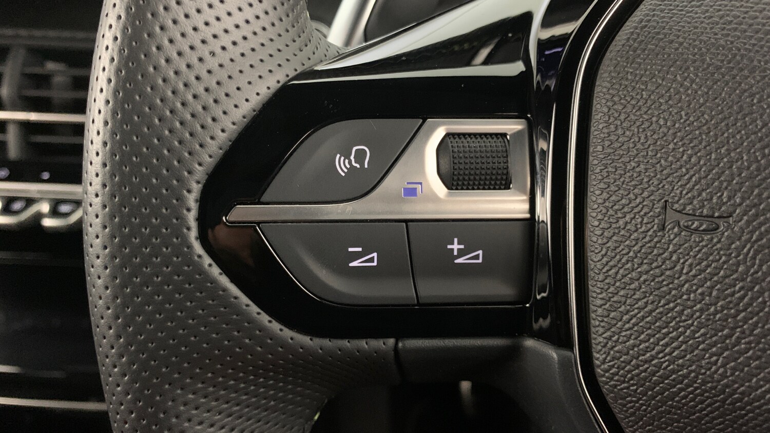 Used Peugeot 2008 2025 for sale - 77825842: Photo 18