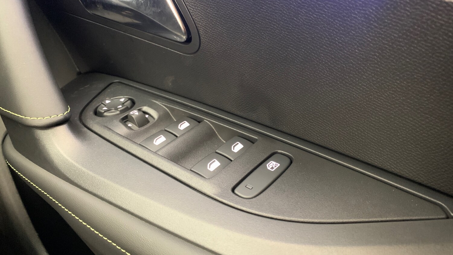 Used Peugeot 2008 2025 for sale - 77825842: Photo 39