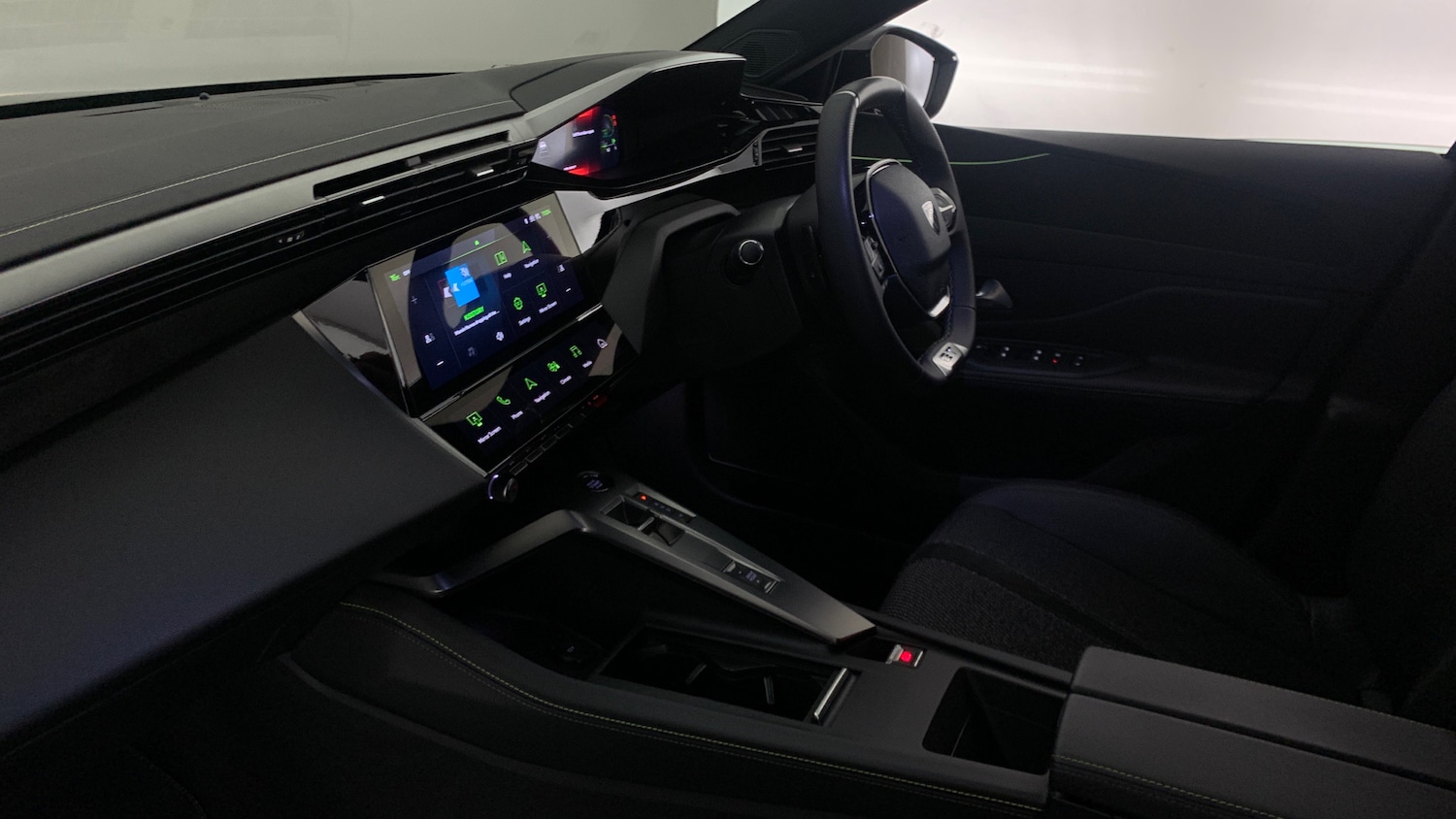 Used Peugeot 308 SW 2025 for sale - 76966129: Photo 2