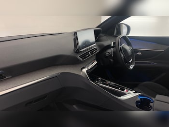 Used Peugeot 5008 2024 for sale - 76634732: Photo